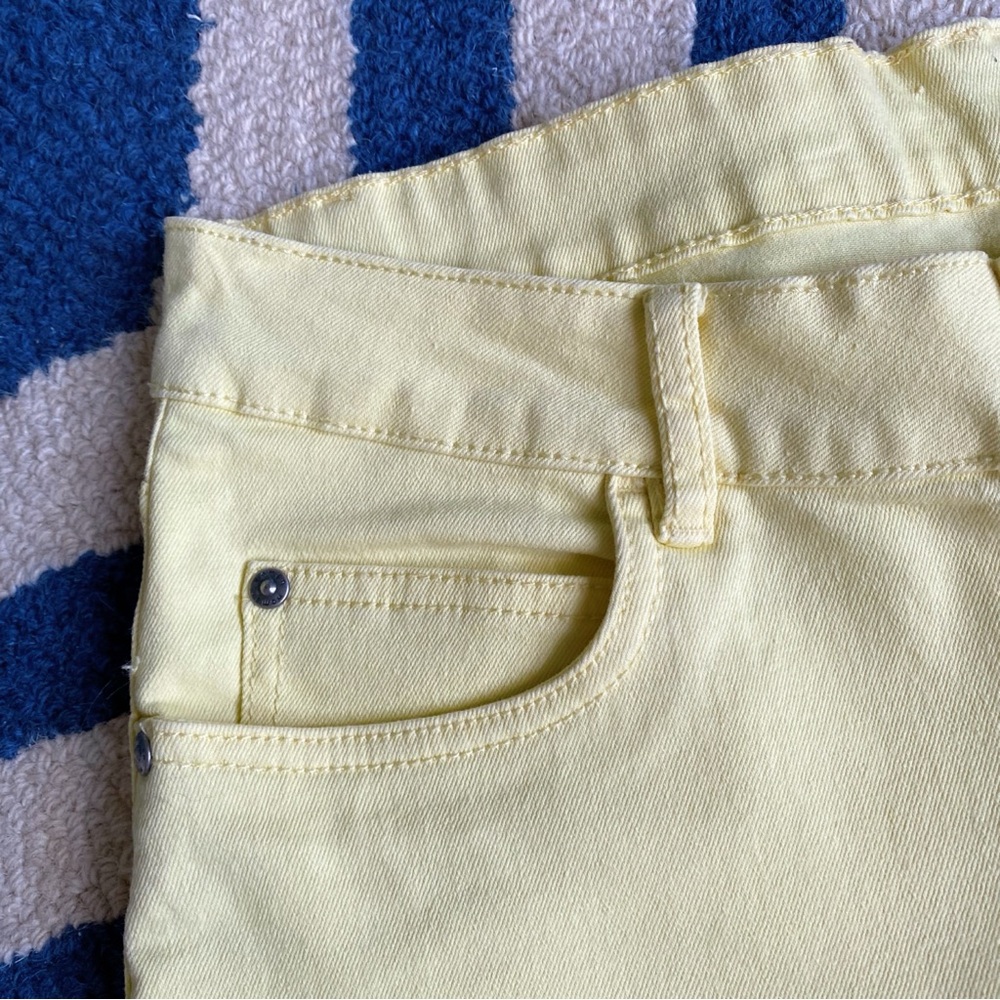 π CASUAL LEMON MID RISE COTTON JEAN SHORTS! - Picture 6 of 10